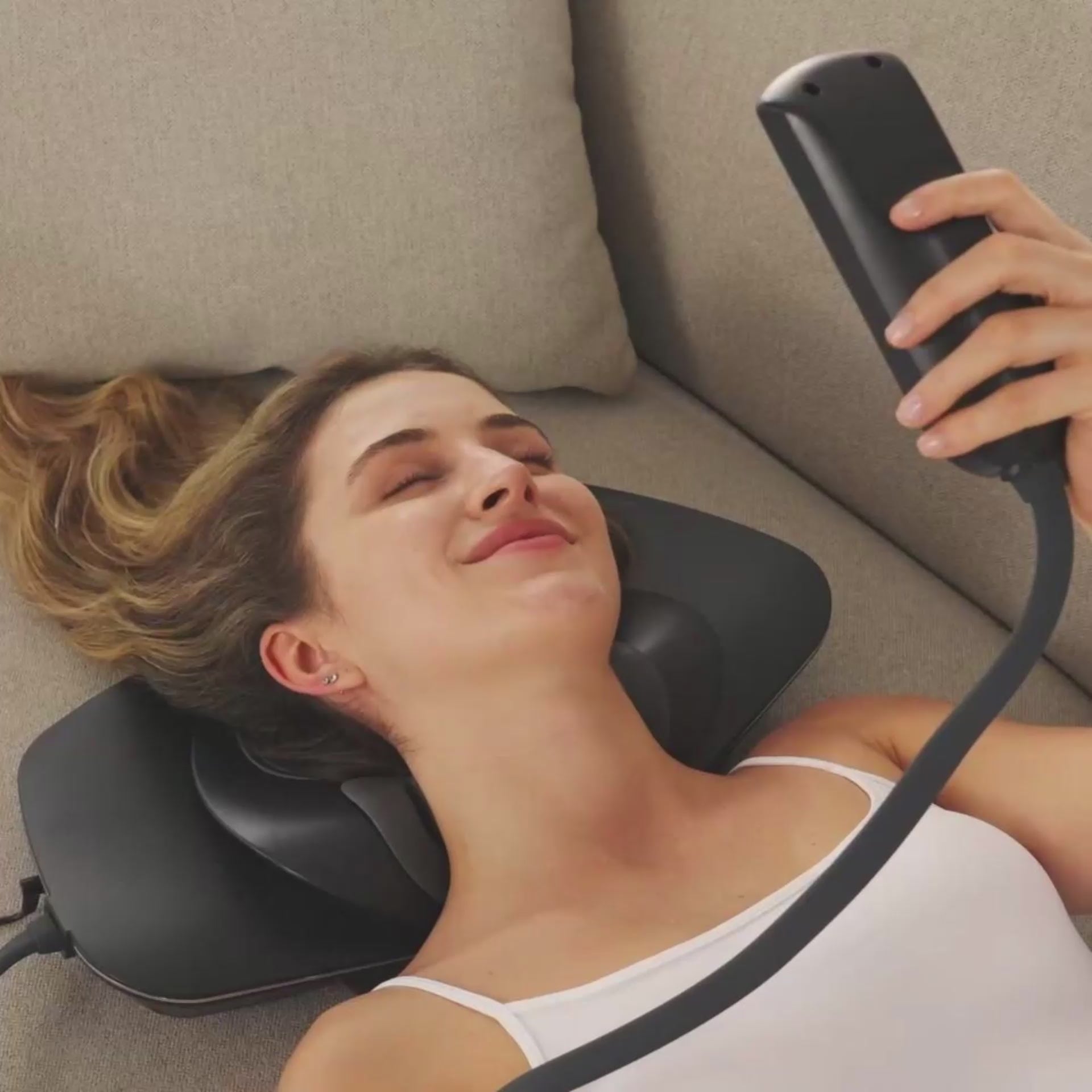 Load video: medi-neck-3-in-1-traction-device